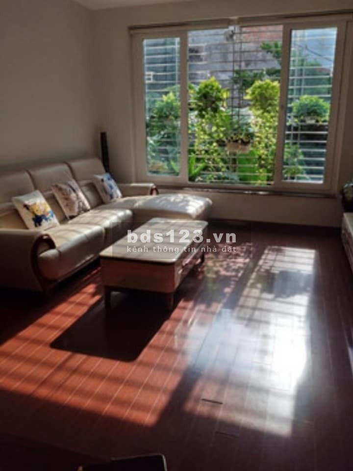 Nhà mới 5 tầng Cổ Nhuế: 43m2, giá 80 triệu/m2, ngõ ô tô Santa Fe chạy, view đẹp
