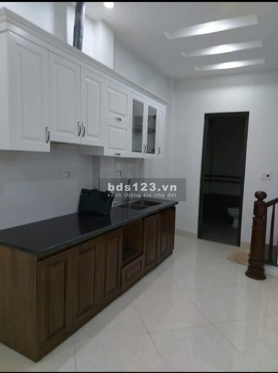 Bán nhà Cổ Nhuế mặt tiền rộng ô tô cách nhà 30m, vị trí đẹp, kinh doanh tấp nập lh 0988296228