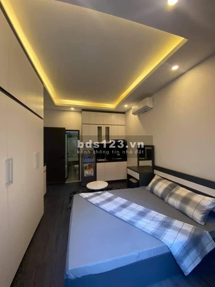 Bán nhà nguyên căn phố Hoàng Quốc Việt kinh doanh 500 triệu/năm giá bán chỉ 6.7 tỷ