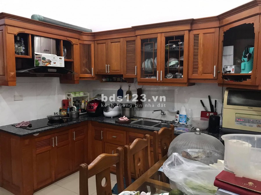 Bán nhà đường Nguyễn Văn Linh, TP HD, dt 62.5m2, mt 4.05m, 3 tầng, 3 ngủ, hướng đông