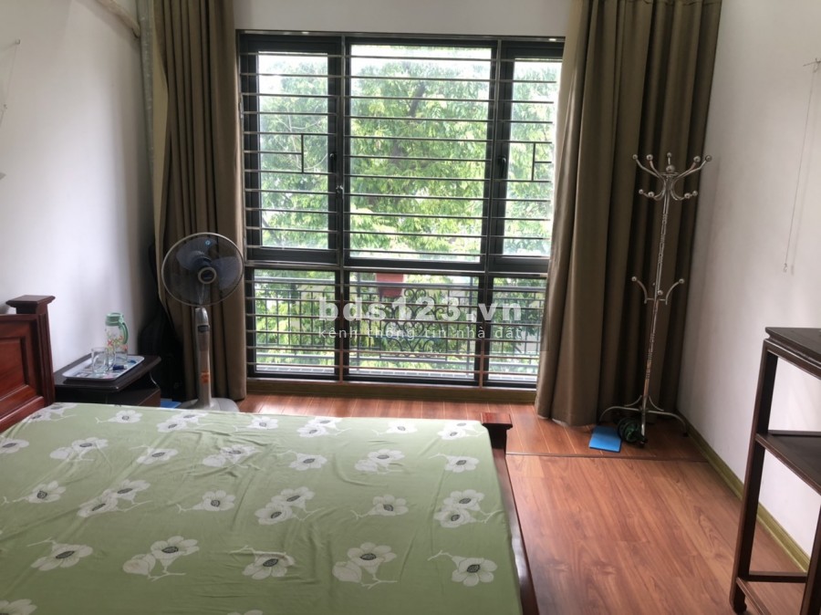 Bán Nhà liền kề 81m2, 5 tầng, gara ô tô , kinh doanh, Phường Dịch Vọng quận Cầu Giấy Hà Nội