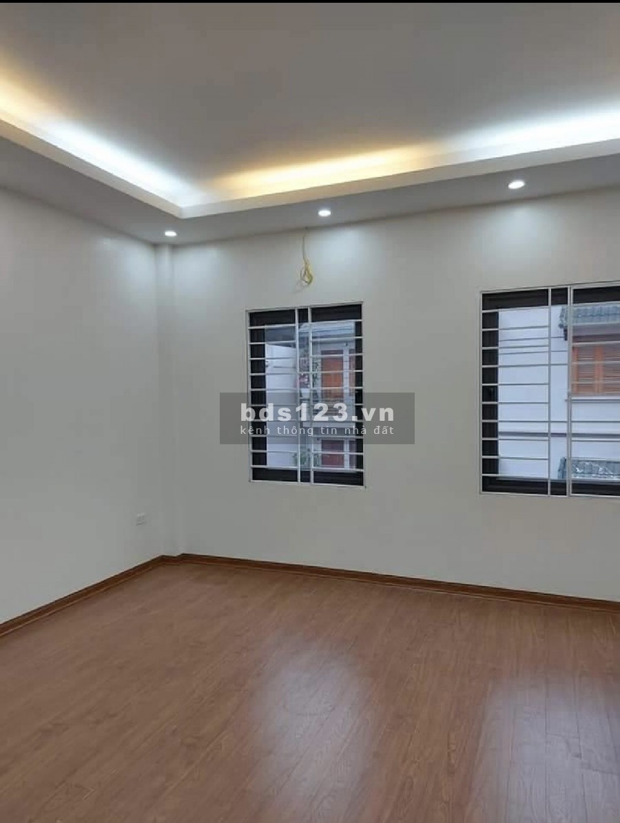 Bán nhà Cổ Nhuế mặt tiền rộng ô tô cách nhà 30m, vị trí đẹp, kinh doanh tấp nập lh 0988296228