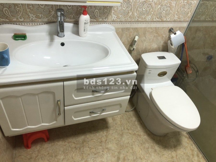 Bán Nhà liền kề 81m2, 5 tầng, gara ô tô , kinh doanh, Phường Dịch Vọng quận Cầu Giấy Hà Nội