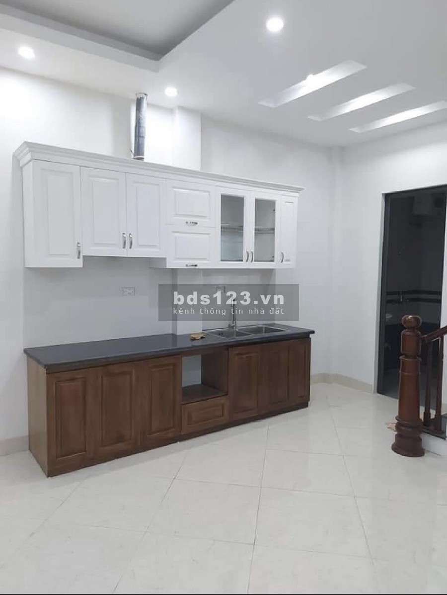 Bán nhà Cổ Nhuế mặt tiền rộng ô tô cách nhà 30m, vị trí đẹp, kinh doanh tấp nập lh 0988296228