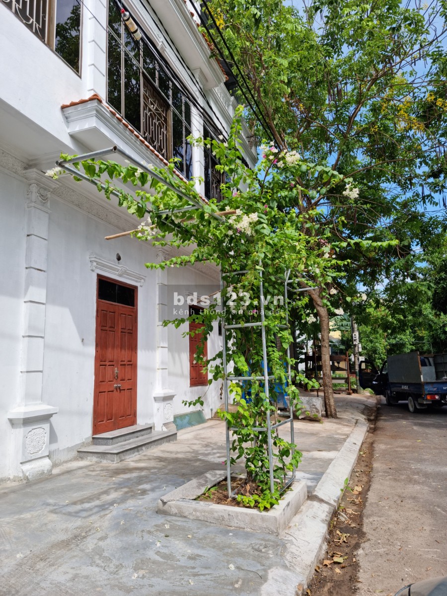 Bán nhà nguyên căn diện tích 75m2, đường Ngô Gia Tự cần bán gấp, đúc 3 tầng kiên cố