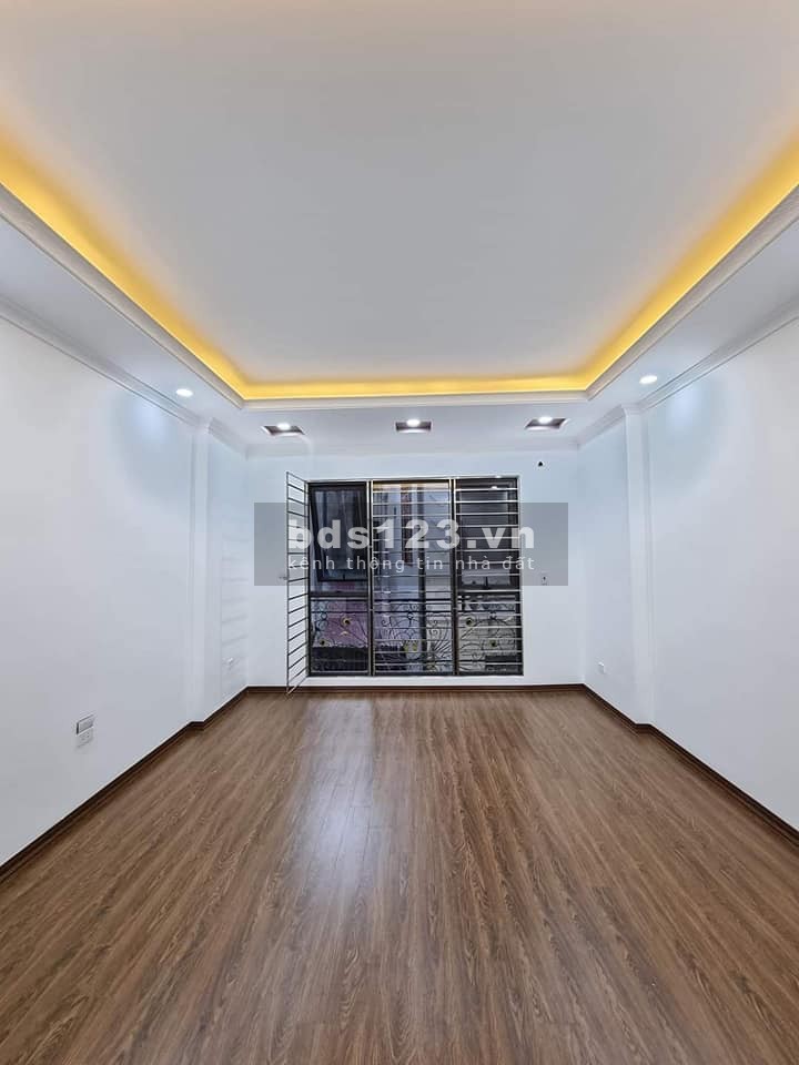 Bán Nhà Đường Nguyễn Lân ngõ ô tô tránh 3 mặt thoáng diện tích 40m2, 5 tầng, giá 5 tỷ 4