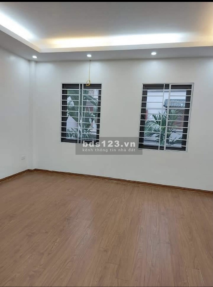 Bán nhà Cổ Nhuế mặt tiền rộng ô tô cách nhà 30m, vị trí đẹp, kinh doanh tấp nập lh 0988296228