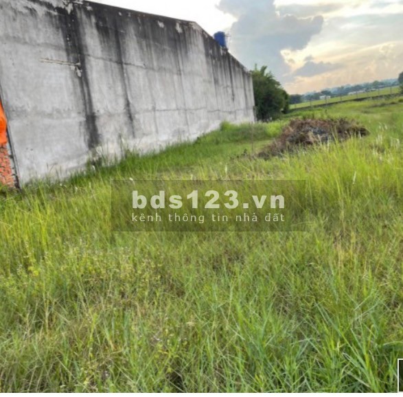 Cần bán đất mặt tiền Tỉnh Lộ 7 xã Phước Thạnh Củ Chi diện tích 1651m2 có 600thổ cư