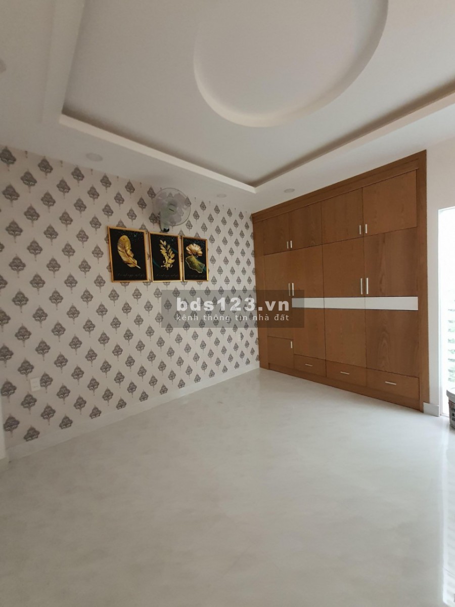 Nhà nguyên căn Phan Huy Ích, Gò Vấp, xe hơi đỗ cửa, 4 tầng, dtsd 60m2, giá nhỉnh 6 Tỷ