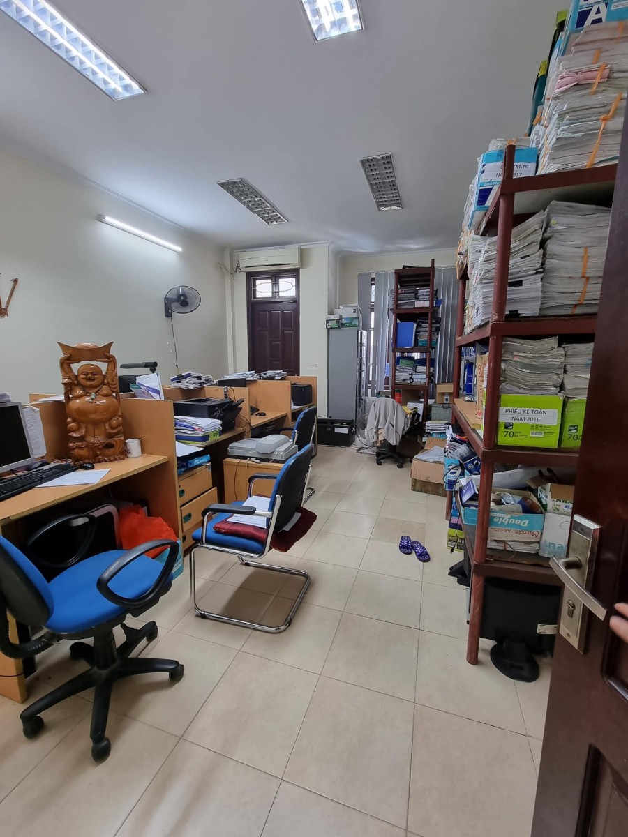 Bán nhà phố Lê Thanh Nghị, Hai Bà Trưng, 56m2, MT5.2m, ô tô đỗ cửa, kinh doanh tốt.
