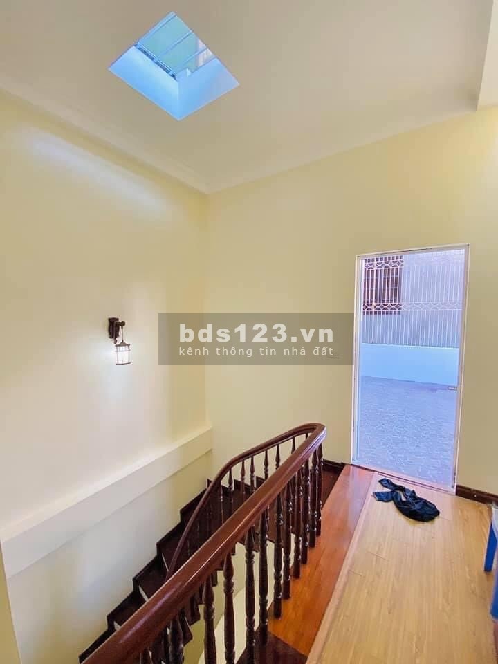 Bán nguyên căn nhà đẹp phố Nam Dư, 2 mặt thoáng, ô tô đỗ cửa, dtsd 41m2, giá. 1.65 tỷ