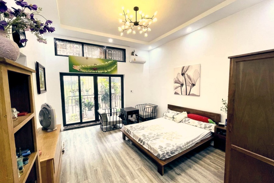 Bán nhà sát đường Chùa Bộc, vị trí đẹp lô góc 2 mặt thoáng, mặt tiền 7m, giá bán 4.8 tỷ