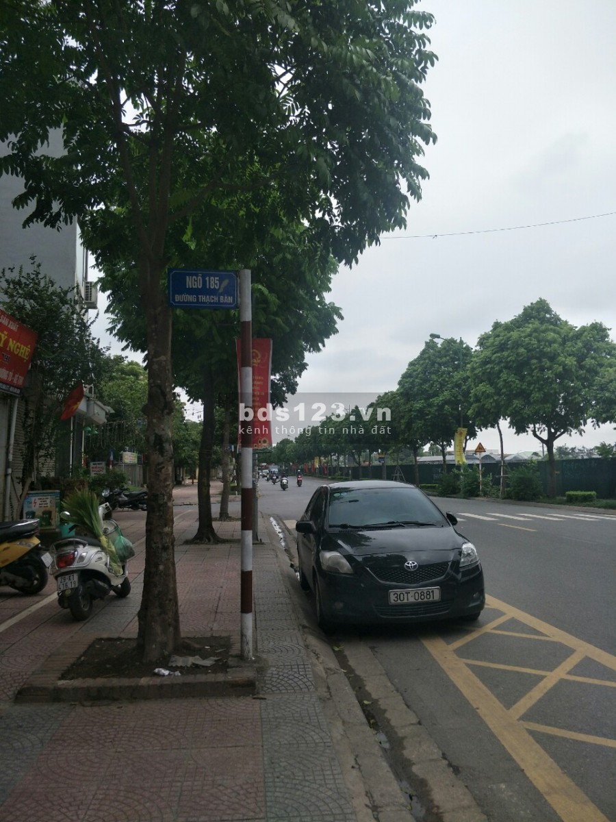 Bán đất phố Thạch Bàn 300m2 mặt tiền 15m giá 19 tỷ, đầu tư giữ tiền, chia lô, tòa nhà.