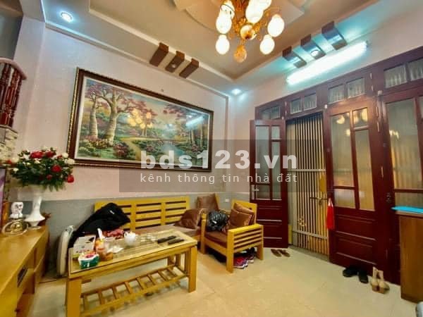 Bán nhà diện tích khủng khu phố Vip đường Láng, dt 86m2, 4 tầng giá chỉ hơn 5 tỷ, lh 0817672955