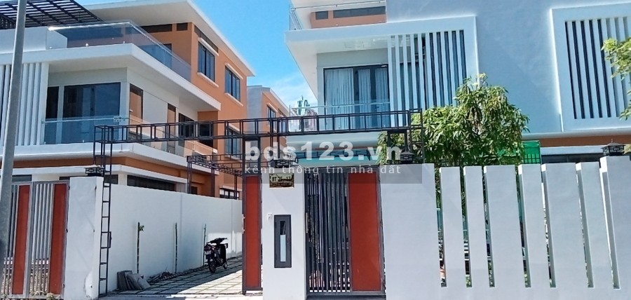 Biệt thự song lặp vị trí độc tôn trung tâm Rạch Giá, diện ích 10.5x24m 3 tầng Giá 5 tỷ xxx