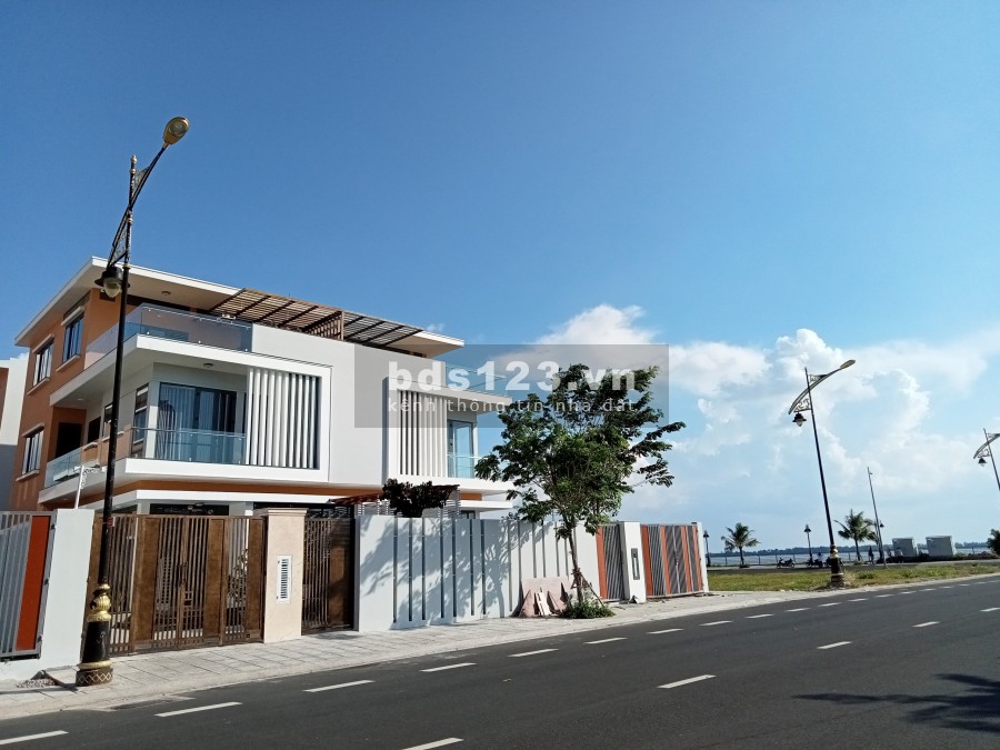 Biệt thự song lặp vị trí độc tôn trung tâm Rạch Giá, diện ích 10.5x24m 3 tầng Giá 5 tỷ xxx