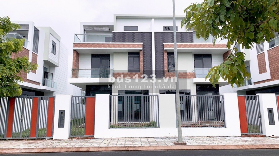 Biệt thự song lặp vị trí độc tôn trung tâm Rạch Giá, diện ích 10.5x24m 3 tầng Giá 5 tỷ xxx