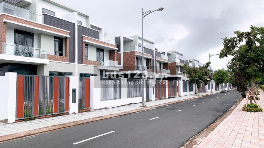 Biệt thự song lặp vị trí độc tôn trung tâm Rạch Giá, diện ích 10.5x24m 3 tầng Giá 5 tỷ xxx