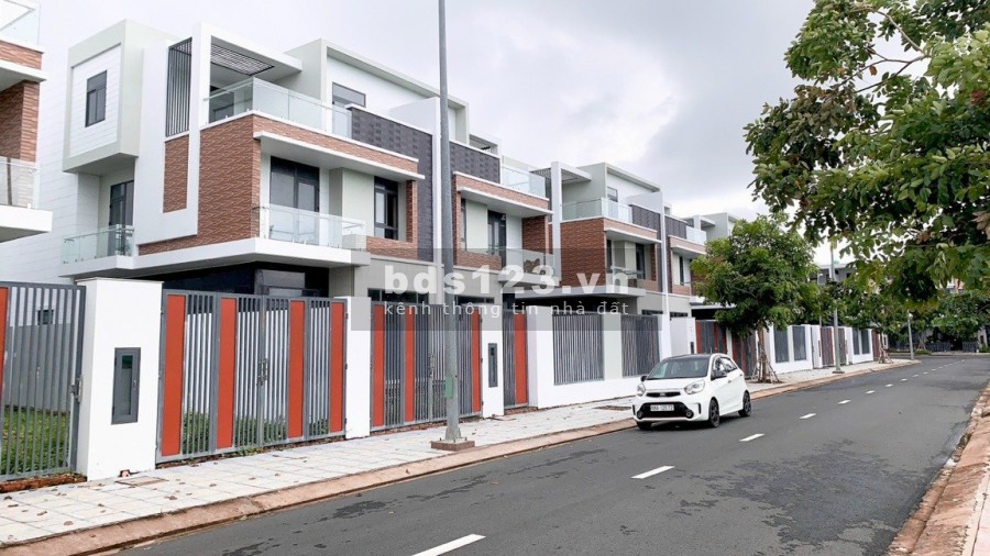 Biệt thự song lặp vị trí độc tôn trung tâm Rạch Giá, diện ích 10.5x24m 3 tầng Giá 5 tỷ xxx