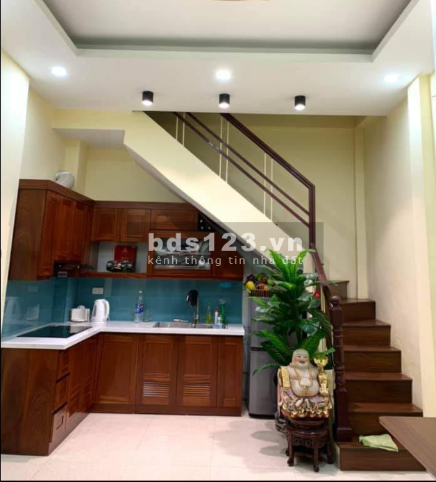 35m - 4 tầng - 3.5 tỷ. Ngõ chợ Phùng Khoang -mỏi mắt mới có nhà rao bán tại khu vực này.