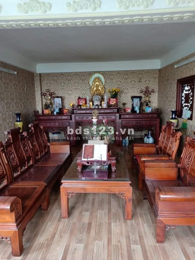 Bán nhà Ngô Gia Tự Long Biên, Hà Nội, mặt tiền khủng, dtsd 650m2, 5 tầng đúc, giá thoả thuận