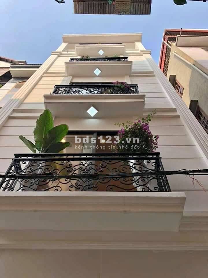 Nhà đẹp 2 thoáng ở ngay, Ngõ rộng tại Ngọc Thụy, Long Biên. Dt 40m2 x 4 tầng, Giá 2.85 tỷ.