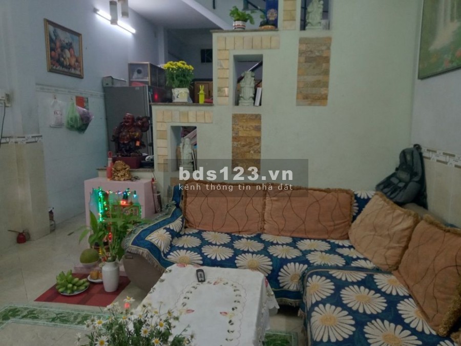 Mình cần bán nhà hàng xóm công viên Quang Trung diện tích 67m2 giá bán 6 tỷ, sổ sẵn