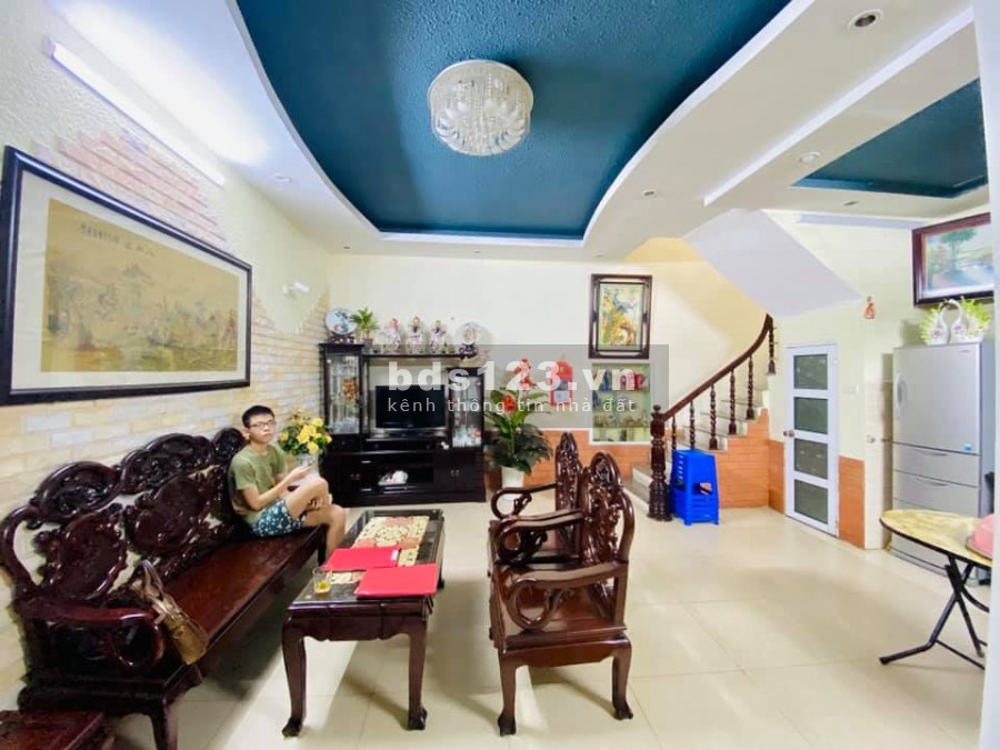 Bán gấp nhà Khâm Thiên, diện tích sử dụng 52m2, 5 tầng, nhà đẹp lung linh, 4 tỷ hơn, lh 0923250196