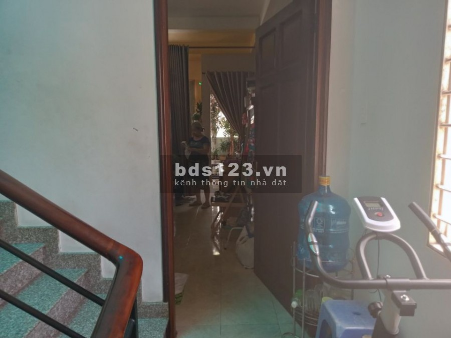 Mình cần bán nhà hàng xóm công viên Quang Trung diện tích 67m2 giá bán 6 tỷ, sổ sẵn