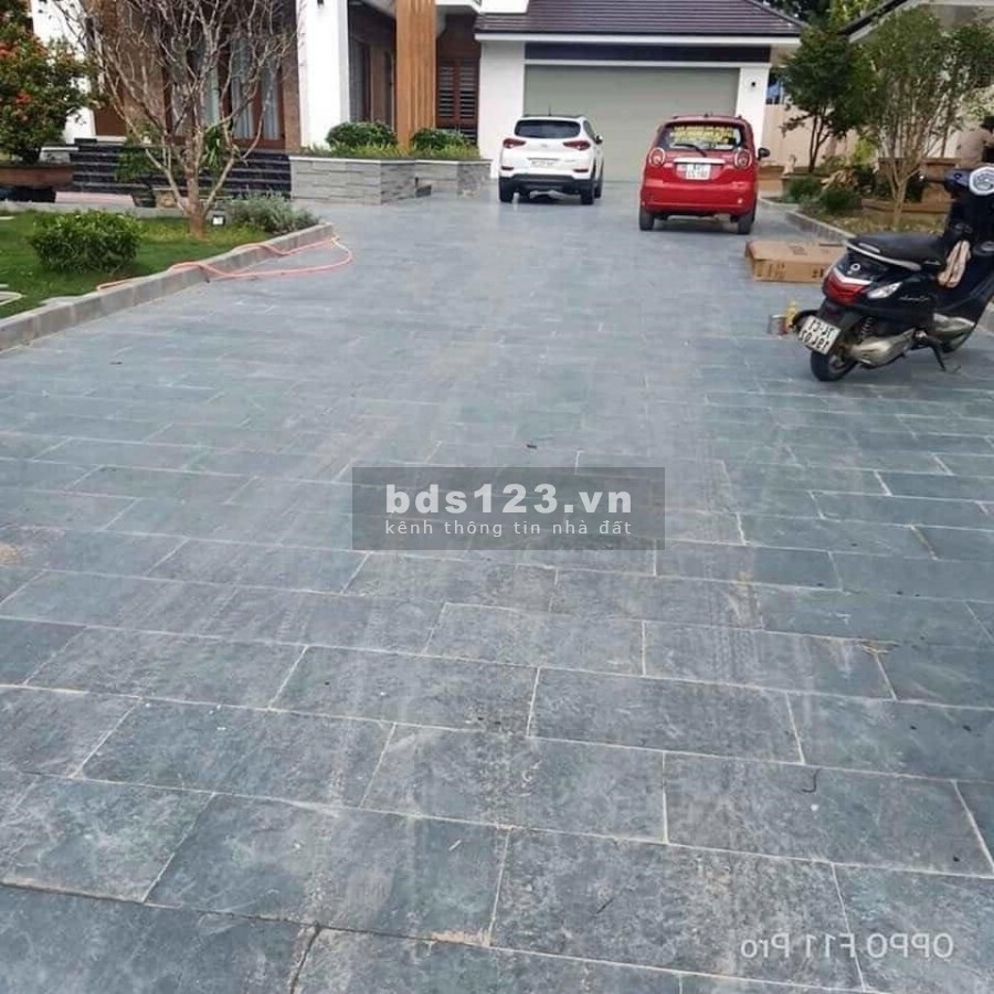 Bán gấp biệt thự sân vườn tại Việt Hưng, Long Biên, căn góc 2 mặt tiền dtsd 715m2