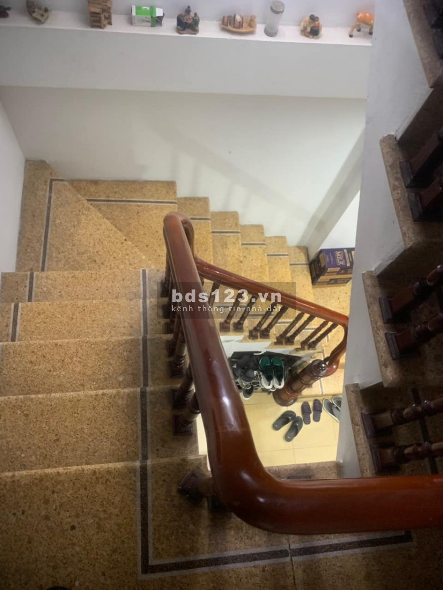 Bán nhà Hồng Hà Ba Đình, dt 45m2, 5 tầng giá 8x tỷ ô tô tránh nhà đẹp ở ngay