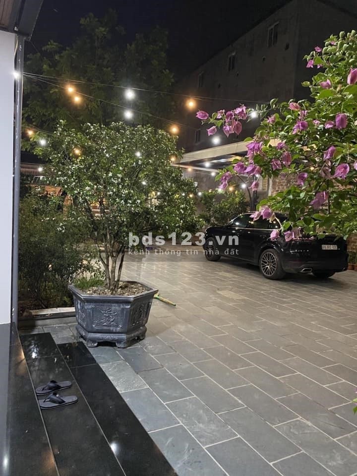 Bán gấp biệt thự sân vườn tại Việt Hưng, Long Biên, căn góc 2 mặt tiền dtsd 715m2