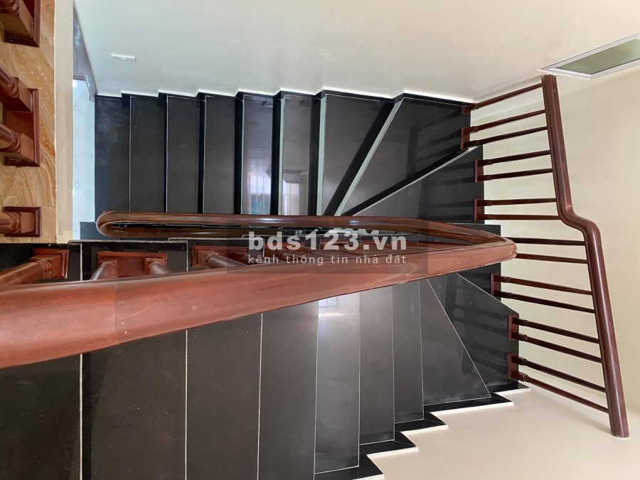 Bán nhà diện tích sử dụng 58m2 ô tô đỗ cửa Hoàng Văn Thái, Quận Thanh Xuân, giá 5 Tỷ 8