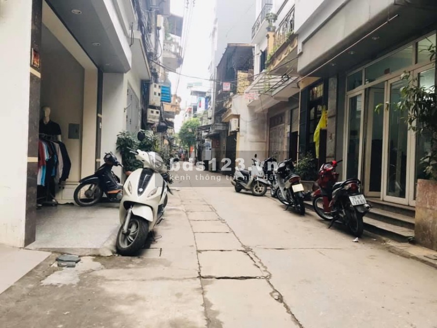 Nhà Phố Hoàng Mai, ô tô trước cửa nhà đẹp ở luôn, diện tích sử dụng 36m2, giá 2.8 tỷ