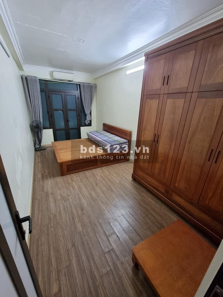 Nhà nguyên căn Âu Cơ dtsd 44m2, giá nhỉnh 2 tỷ 5 tầng kiên cố sổ đỏ chính chủ vuông vắn