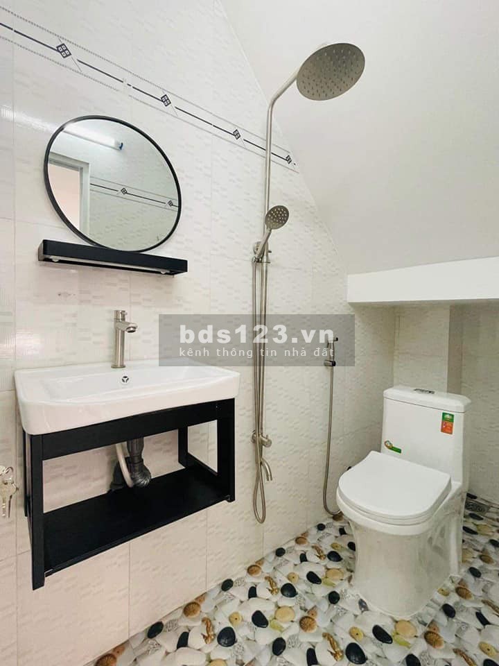 Còn trống một căn duy nhất hẻm xe hơi, nhà Phan Huy Ích Quận Tân Bình, dt 76m2, giá hời