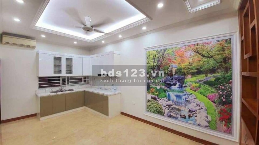 Bán nhà Hoàng Quốc Việt hai mặt ngõ ô tô tránh gara mặt tiền 5m, liên hệ 0974609992