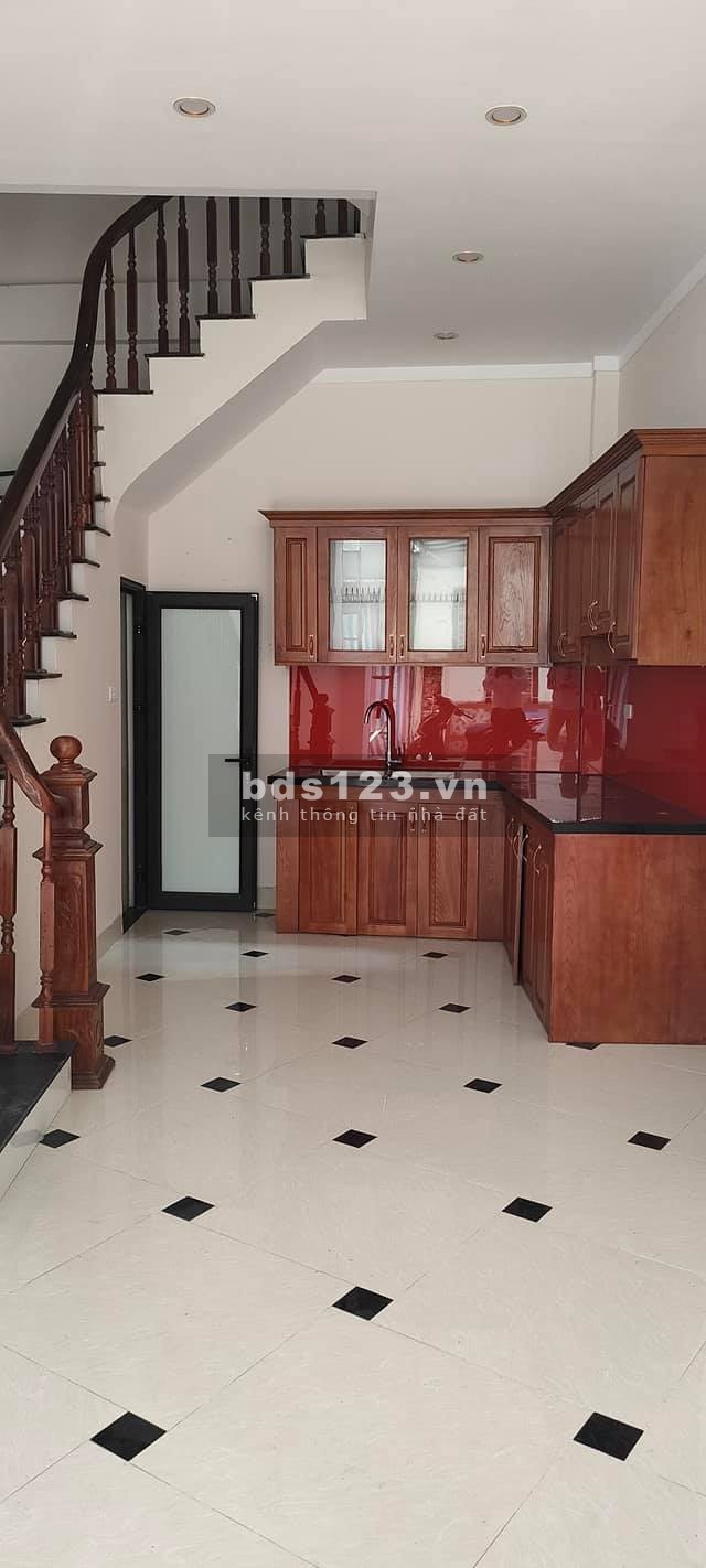 Phố Lụa Vạn Phúc Quận Hà Đông, đúc kiên cố 5 tầng diện tích 30m2, giá bán 3.1 tỷ
