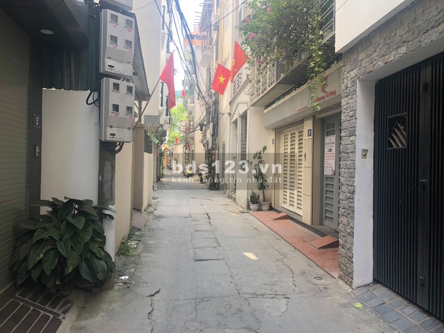 Bán nhà Bồ Đề diện tích sử dụng 49m2 Mt 5m ô tô vào nhà 15m ô tô tránh giá bán 5.6 tỷ