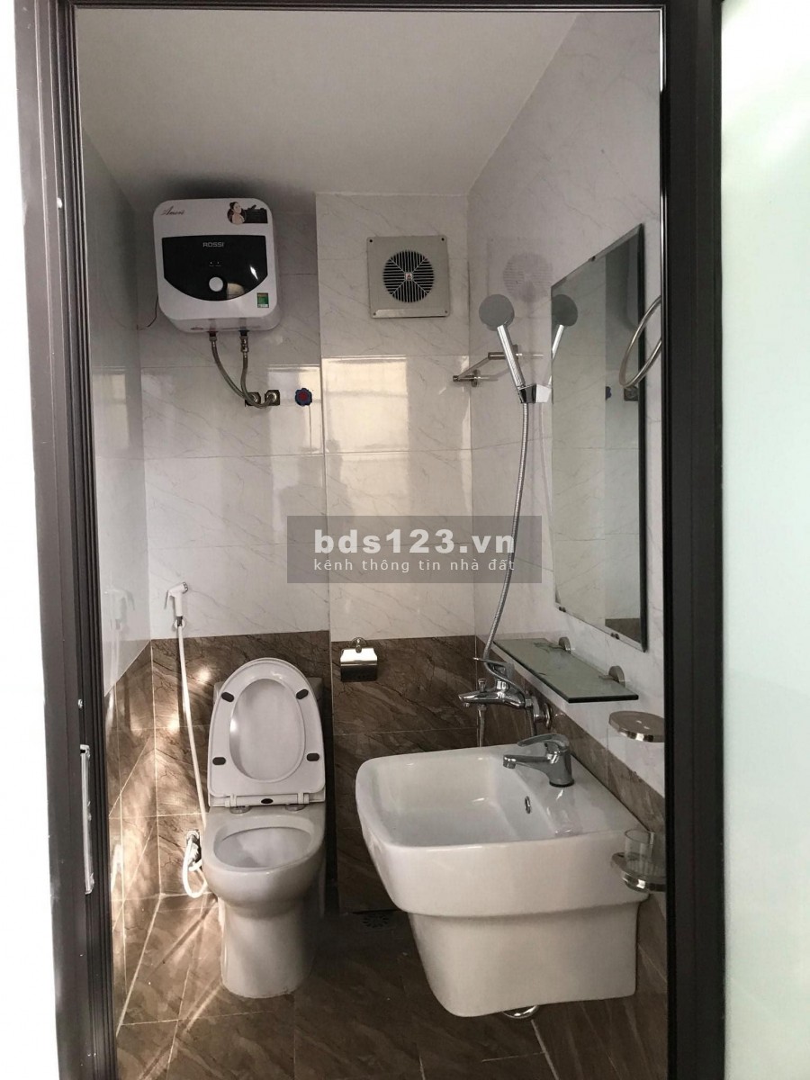 Nhà đẹp nguyên căn diện tích rộng khu trung tâm rất tiện ích khu dân trí cao ở luôn