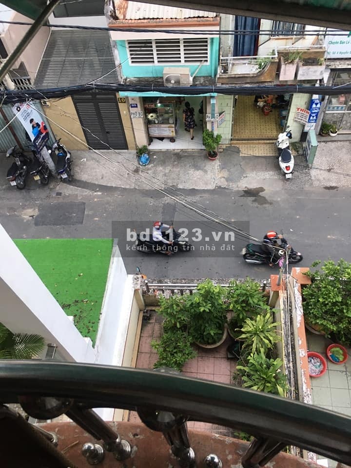 Phú Nhuận mt Nguyễn Đình Chính vị trí đắc địa, 2 mt kd đa ngành, 5 tầng dt 42m2, giá 9.8 tỷ