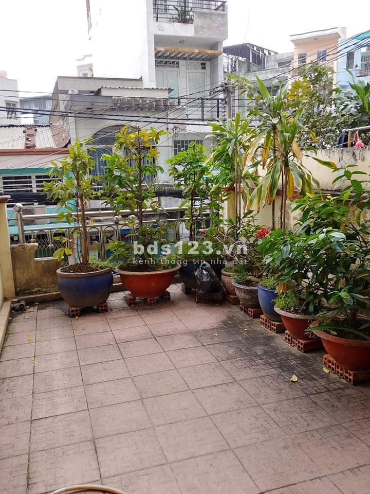 Phú Nhuận mt Nguyễn Đình Chính vị trí đắc địa, 2 mt kd đa ngành, 5 tầng dt 42m2, giá 9.8 tỷ