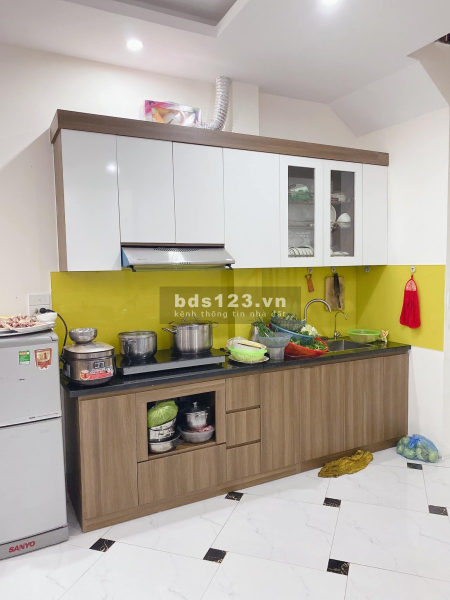 Bán nhà La Khê Hà Đông lô góc cách đường ô tô 50m, nhà đẹp ở sướng, dt 35m 4 tầng 2,7 tỷ