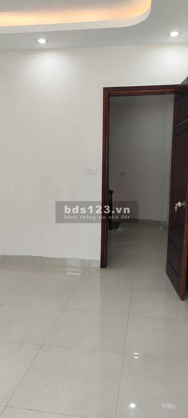 Phố Lụa Vạn Phúc Quận Hà Đông, đúc kiên cố 5 tầng diện tích 30m2, giá bán 3.1 tỷ