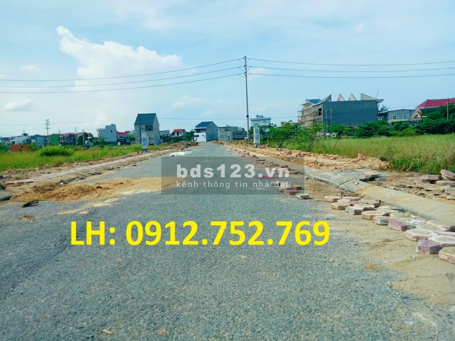 Bán lô đất 2 mặt tiền siêu đẹp xóm 5 Hưng Chính, thành phố Vĩnh, giá bán siêu rẻ 1.9 tỷ