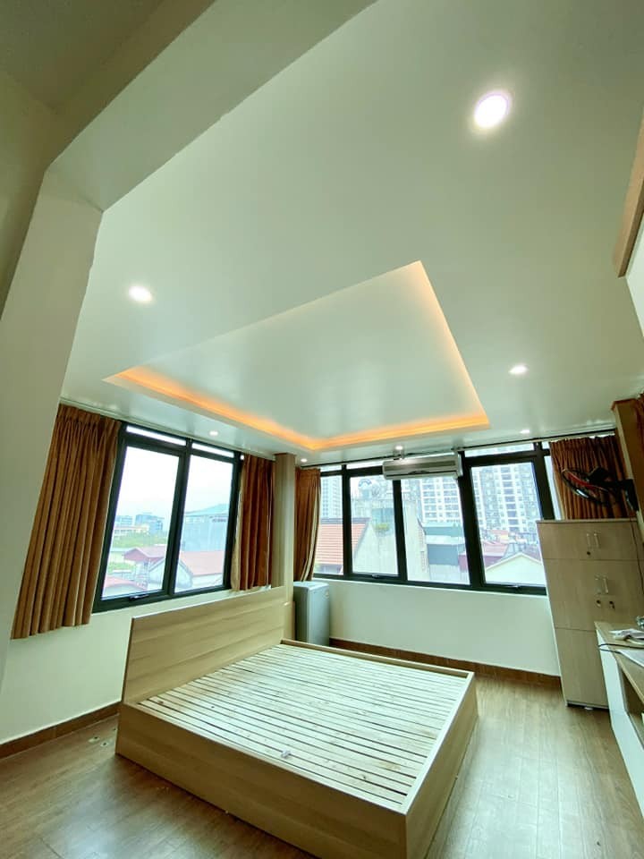 Bán gấp nhà mặt phố Nguyễn Sơn dt 43m2 7 tầng, mt 5m, vỉa hè, thang máy giá bán 9 tỷ