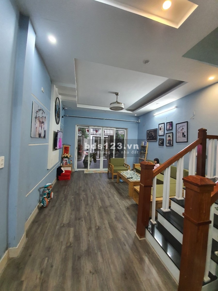 Nhà nguyên căn đẹp 3 tầng trung tâm Quận, giá mềm để đầu tư, tặng đầy đủ nội thất, sổ sẵn