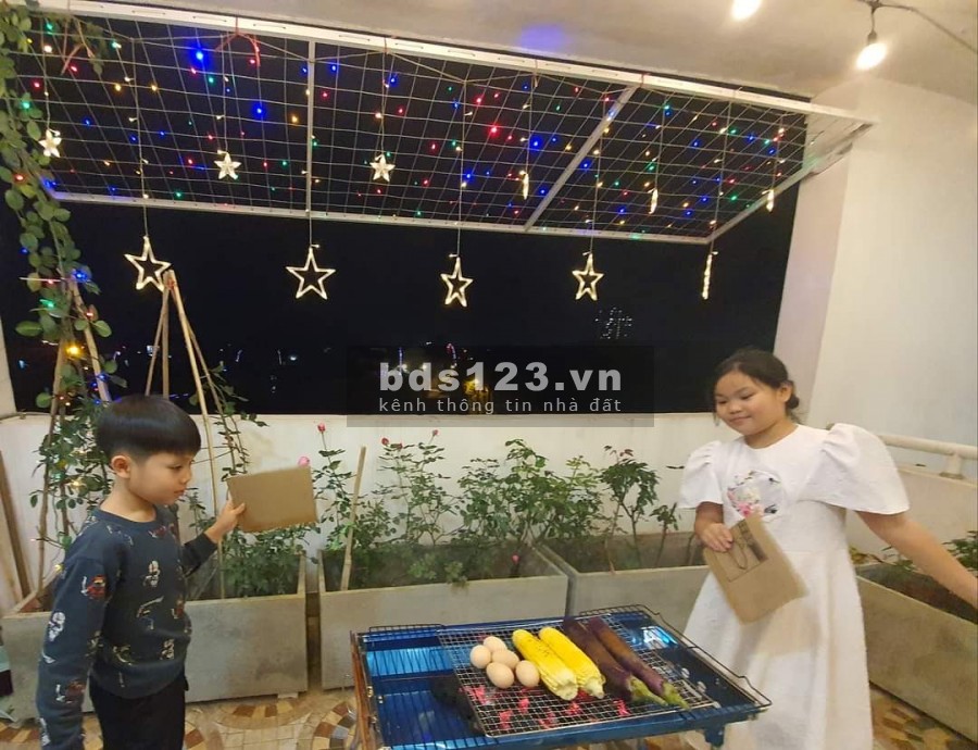 Nhà nguyên căn đẹp 3 tầng trung tâm Quận, giá mềm để đầu tư, tặng đầy đủ nội thất, sổ sẵn