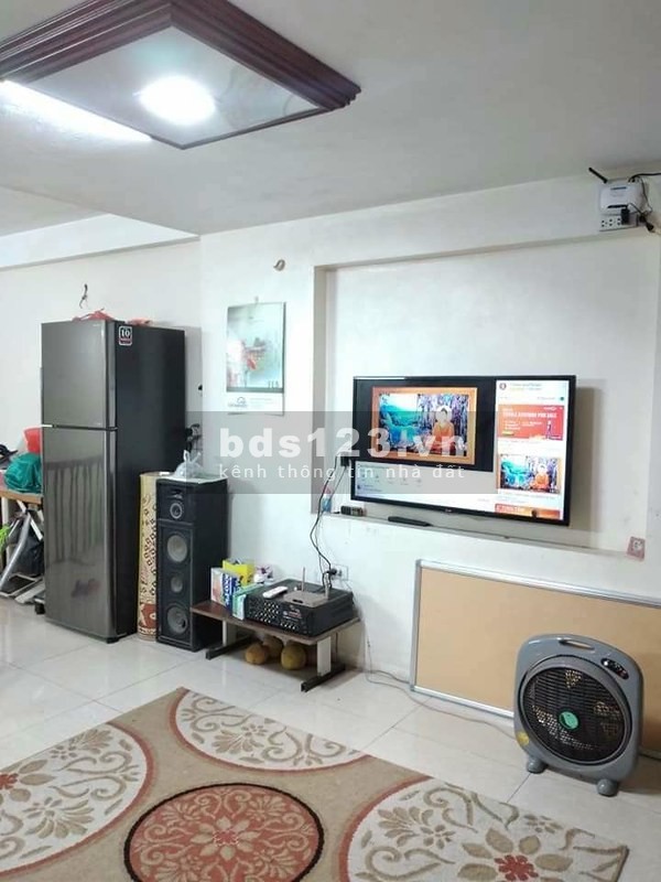 Bán Nhà Đường CMT8, Quận 10, diện tích sử dụng 24m2, đúc 2 lầu, 2 phòng ngủ, giá 3 tỷ