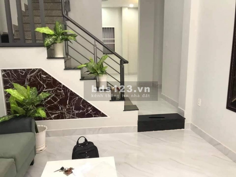 Huỳnh Văn Nghệ oto đỗ cửa, 45m2 x 2 lầu, 3PN, ngang 4m giá chỉ 4.3 tỷ.